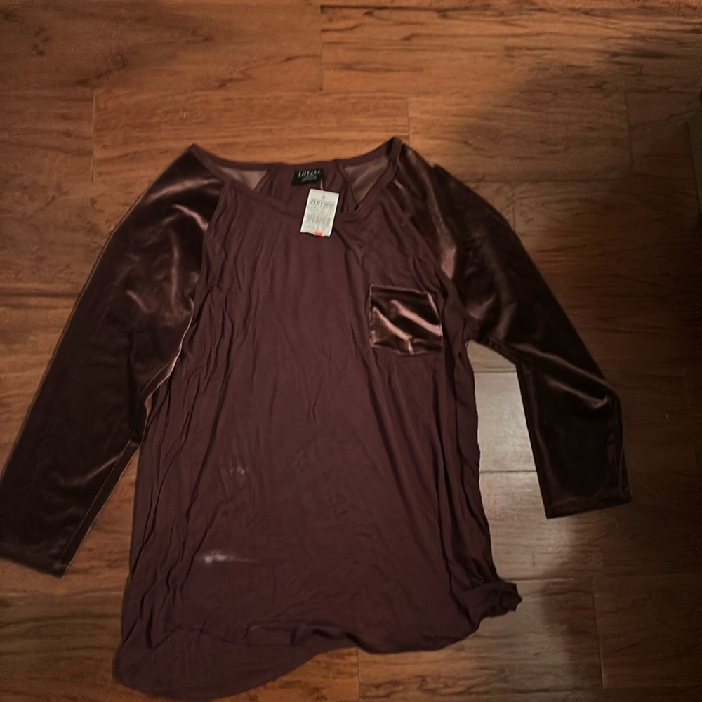 Zumiez baseball tee size large